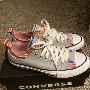 Converse Rainbow Sneakers. Size 6 Women’s. Very good condition.